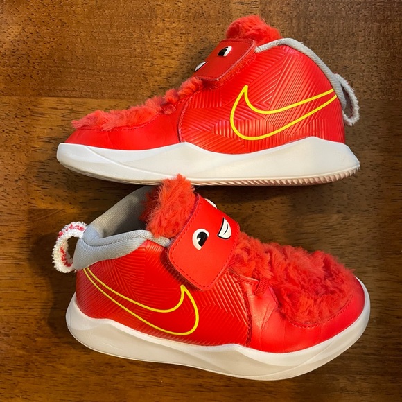 Nike Team Hustle D9 Lil 'Fast n Furry - Chile Red' CT4066-600 size 10C - Picture 7 of 8